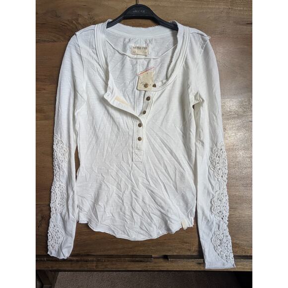 We The Free Shirt Top Women's XS White Long Crochet Sleeves Button Front NWT